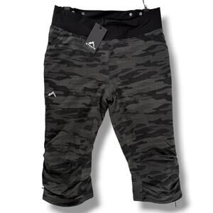 Strafe Alpha Insulator Pants Womens Sz Medium Distressed Stealth Camo